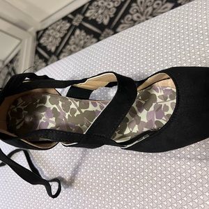 Woman’s 8.5 heels